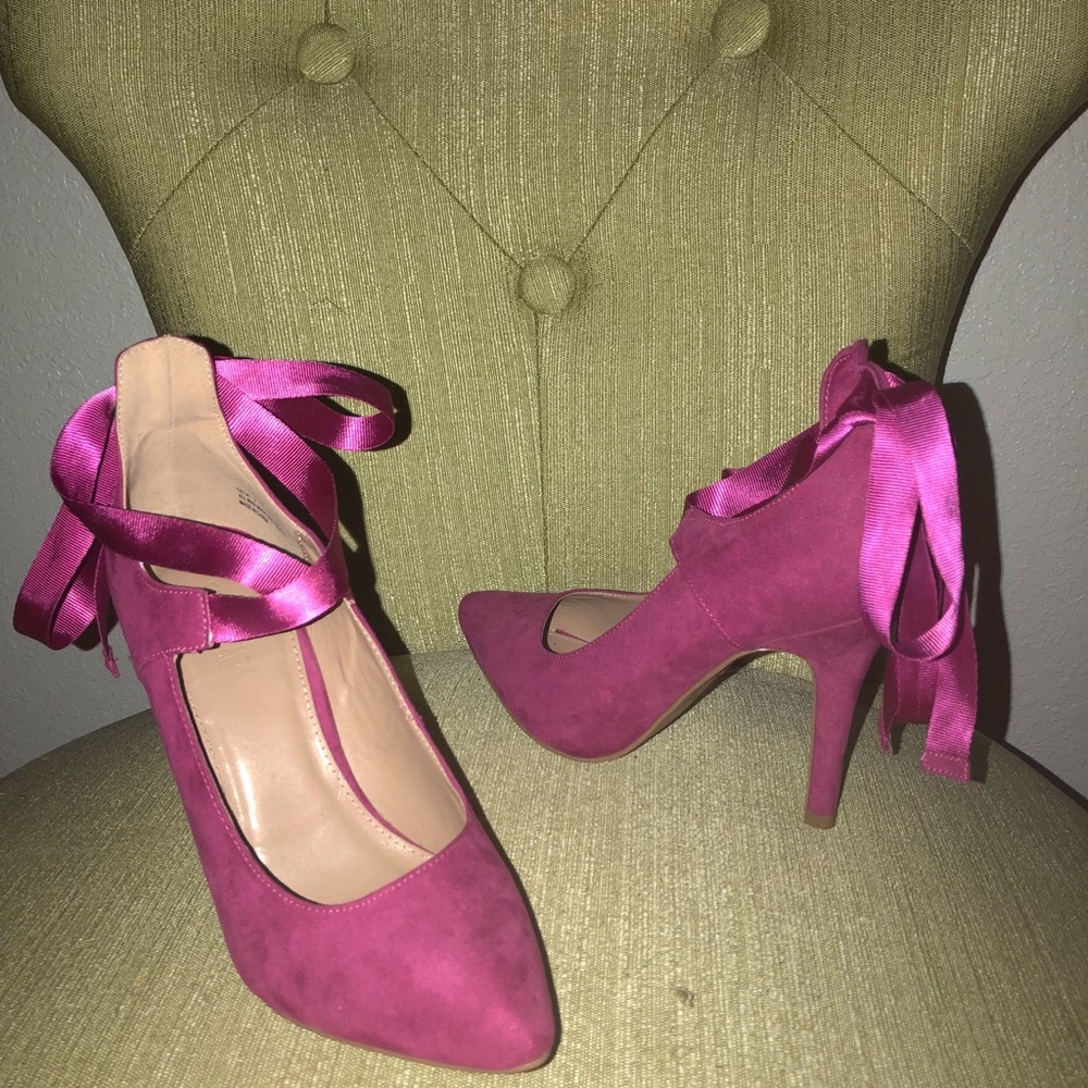 Pink heels! Never worn!